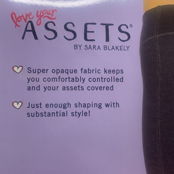 SPANX Assets by Sara Blakely Structured Leggings - Denim Look Crop. Ivory. Small - Picture 9 of 10